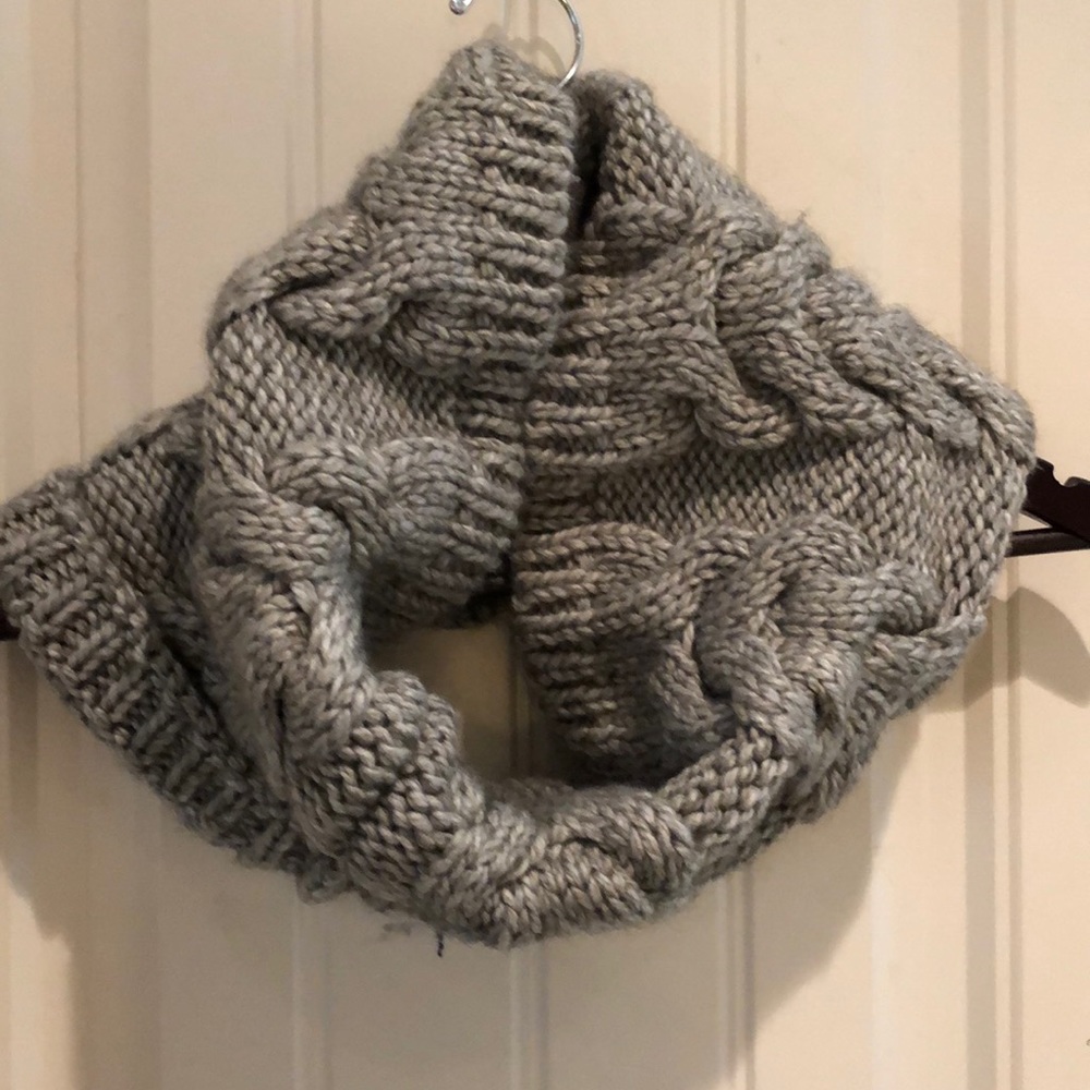 Knit infinity scarf